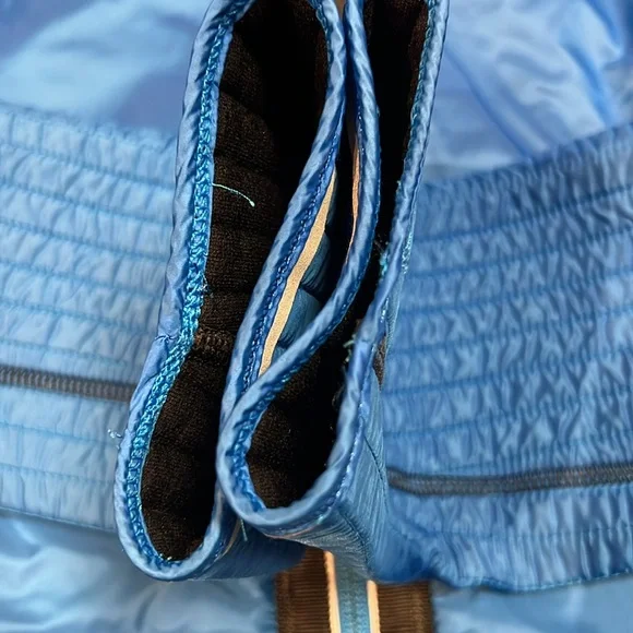 EUC Lululemon Run: Bundle Up Jacket (US 8) - Black / Beaming Blue - Picture 4 of 16